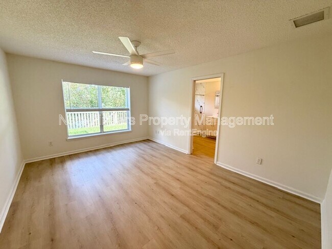 Building Photo - 732 Grand Parke Dr