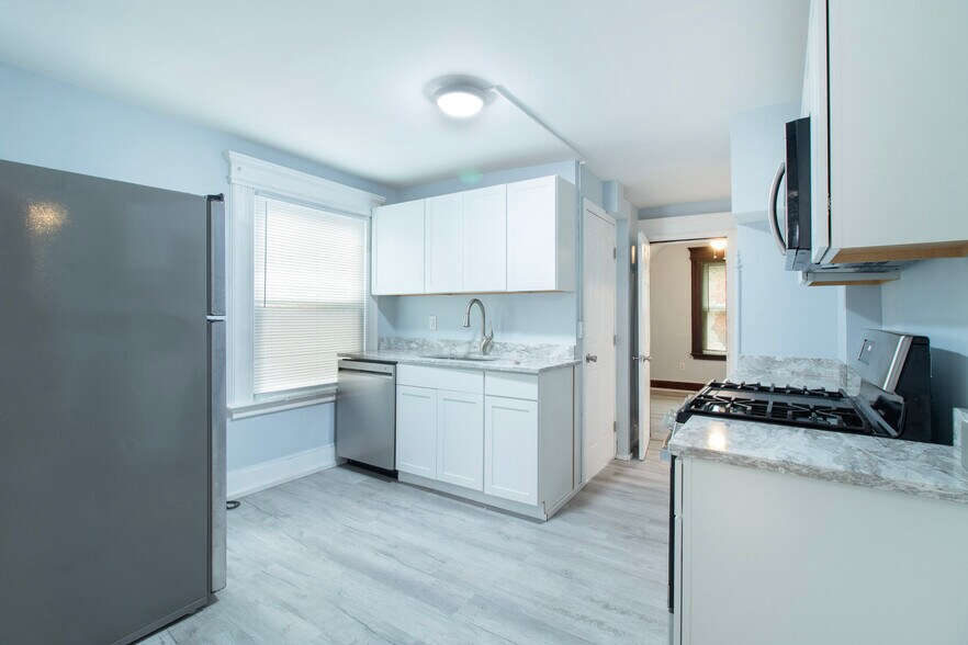 Building Photo - 23 Woodland St