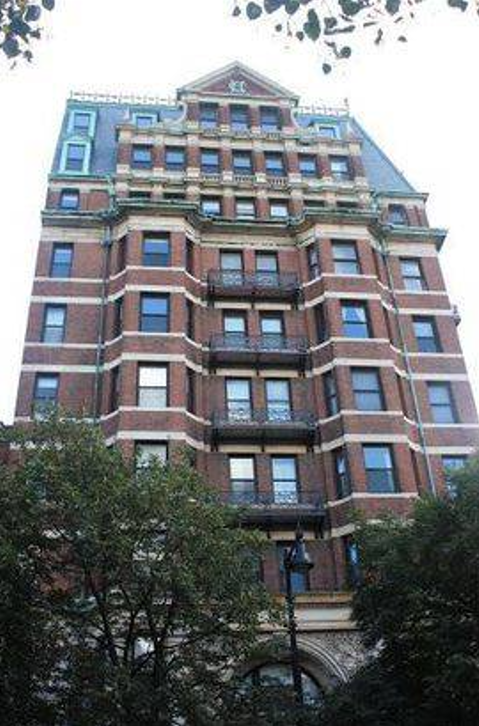 Building Photo - 483 Beacon St