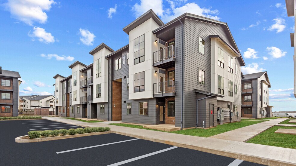 Building Photo - Allison Summit