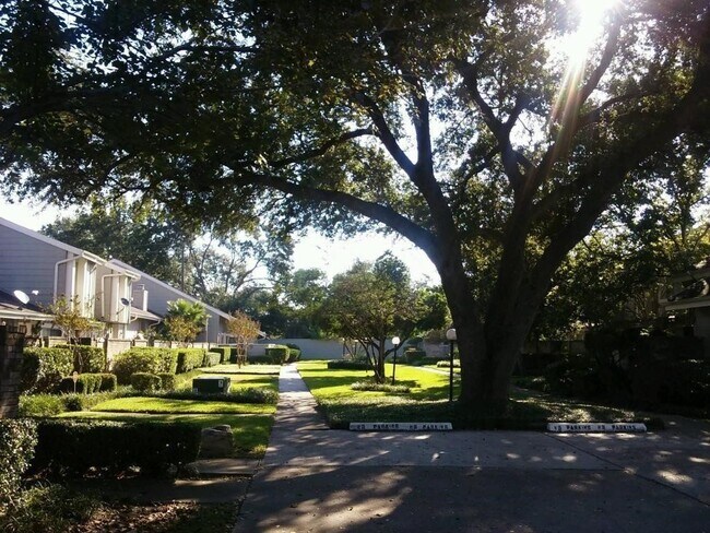 Building Photo - 12948 Greenway Chase Ct