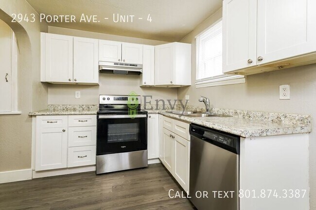 Building Photo - 2943 Porter Ave
