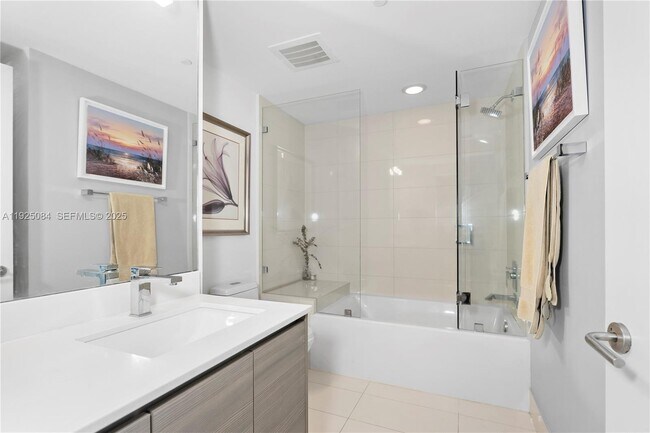 Building Photo - 460 NE 28th St