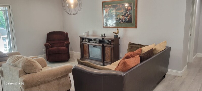 Building Photo - 4233 Fairhaven Ave