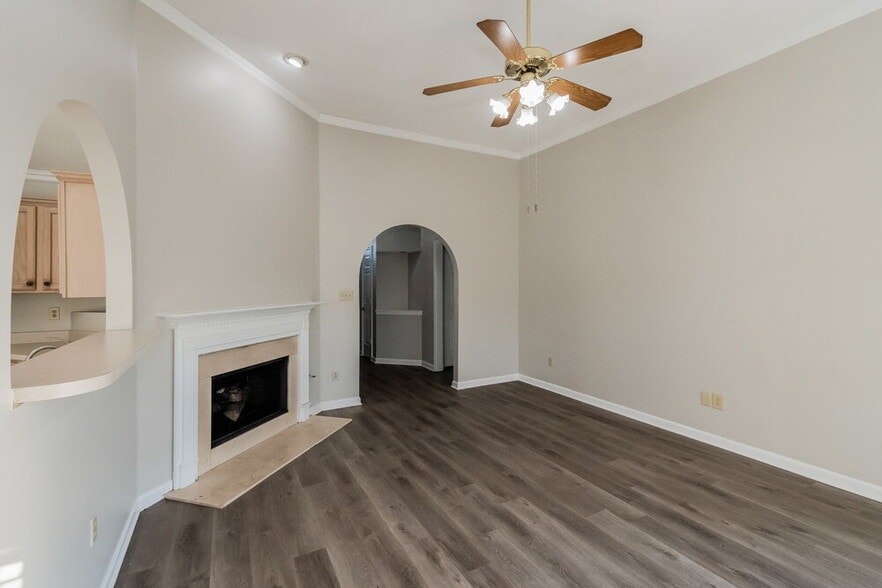 Building Photo - 406 N Ericson Rd