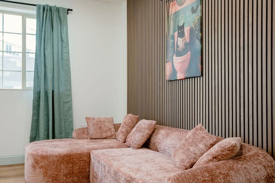 Building Photo - 1384 Ridge Ave