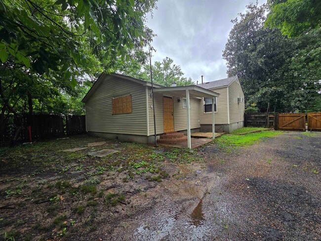 Building Photo - 1706 Echles St