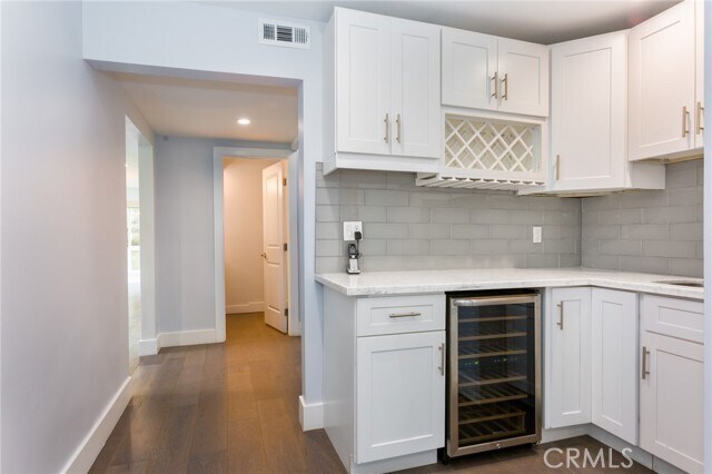 Building Photo - 4752 Del Moreno Dr