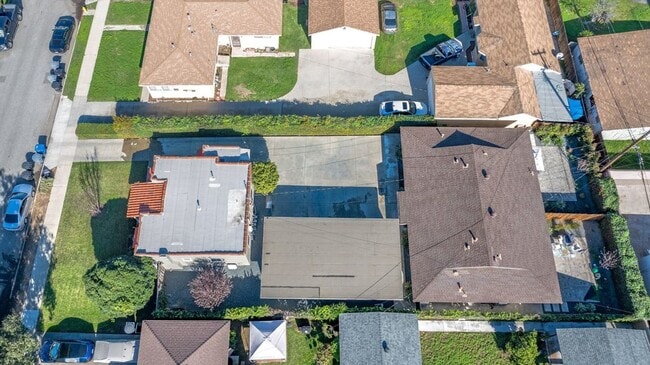 Building Photo - val540