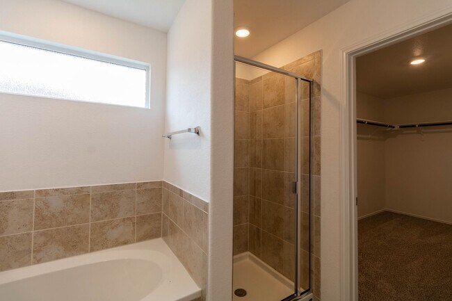 Building Photo - 5601 Bellissima Way