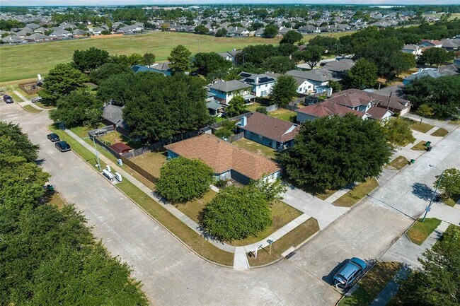 Building Photo - 18103 Gravenhurst Ln
