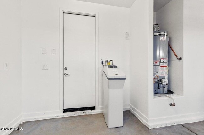 Building Photo - 17871 W Straight Arrow Ln