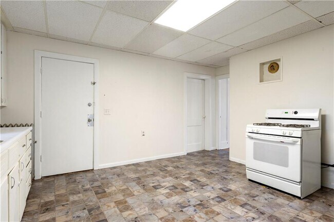Building Photo - 63 Trenton St