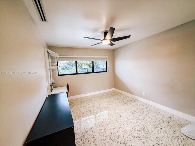 Building Photo - 425 NE 103rd St