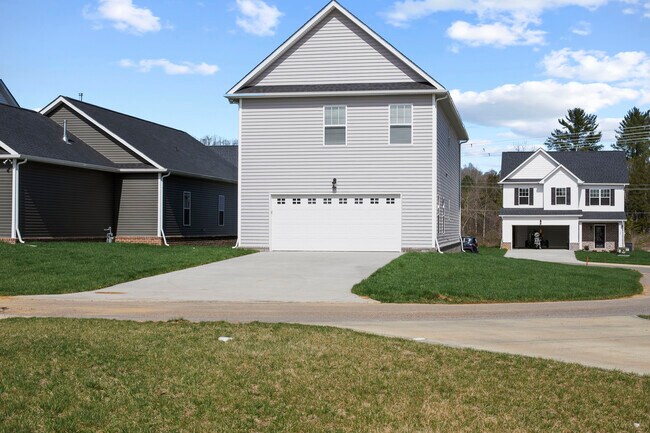 Building Photo - 140 Songberry St