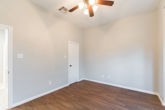 Building Photo - 24314 Hill Creek Falls