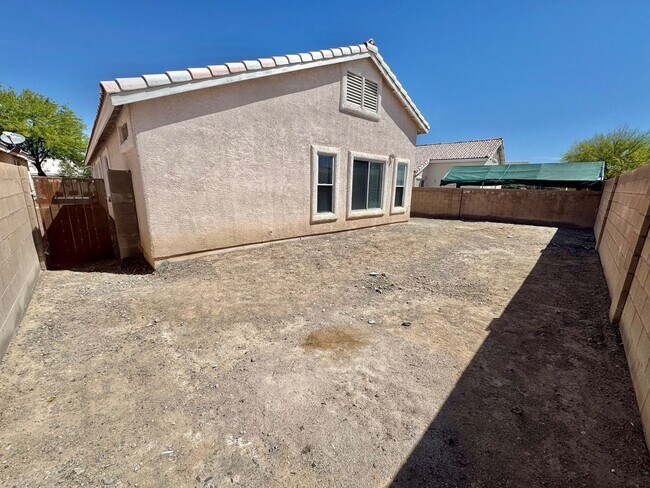 Building Photo - Stunning 4 bedroom home offering comfort and space in North Las Vegas