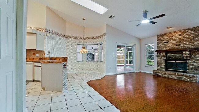 Building Photo - 407 68th Ave Dr W