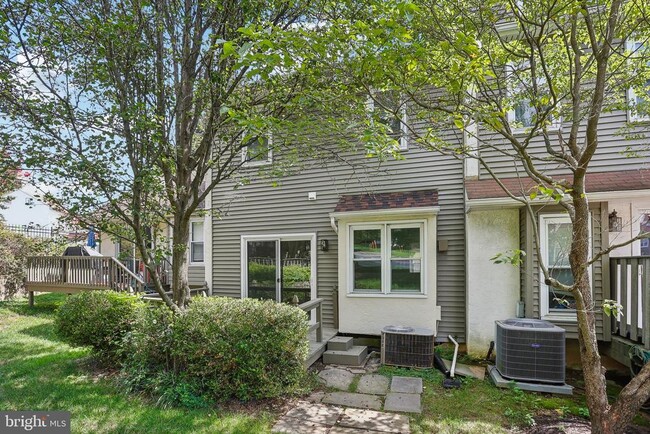 Building Photo - 3202 Eaton Ct