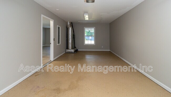 Building Photo - 4622 Ventura Dr