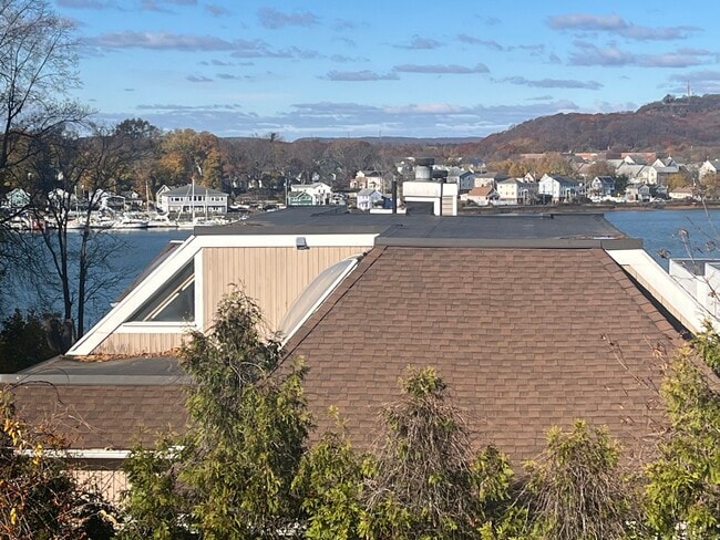 Building Photo - 896 Quinnipiac Ave