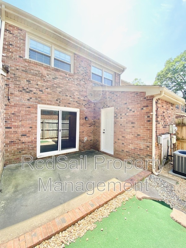 Building Photo - 398 Circuit Ln