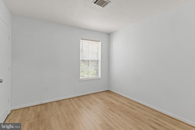 Building Photo - 6033 Grenfell Loop