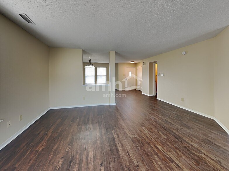 Building Photo - 6768 W Littleton Dr