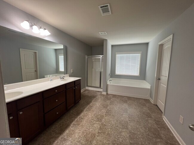 Building Photo - 204 Arden Dr