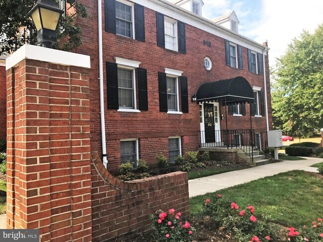 Building Photo - 612 Bashford Ln