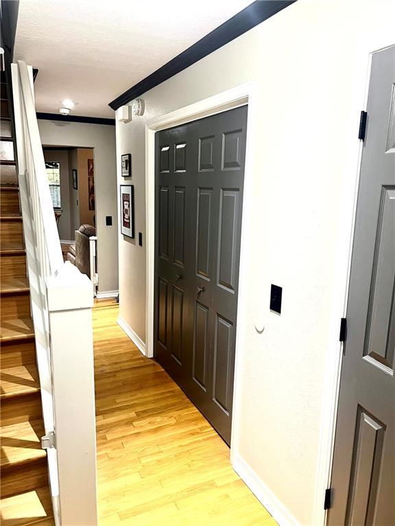 Building Photo - 1072 Valley View Dr