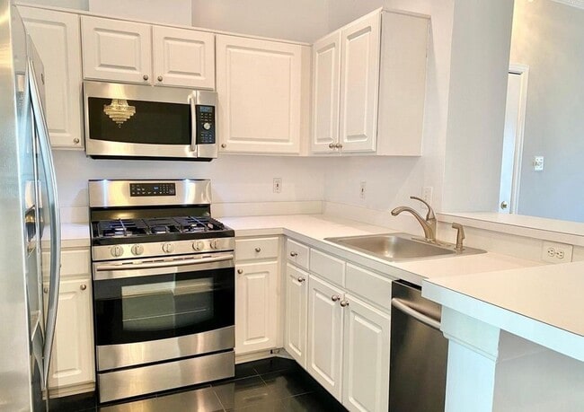 Building Photo - Lovely 2 BR/1 BA Apartment in Germantown!