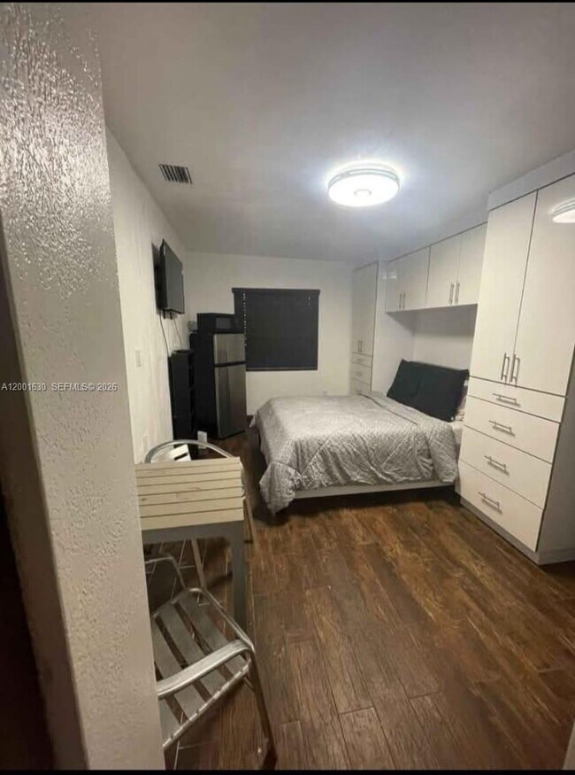 Building Photo - 315 NW 59th St