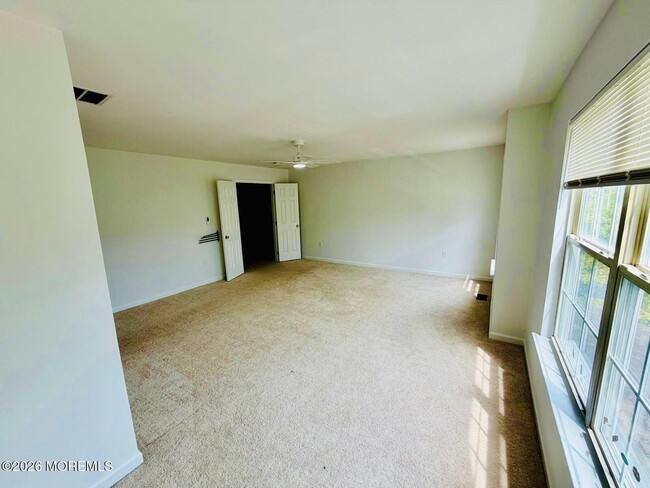 Building Photo - 33 Brownstone Rd