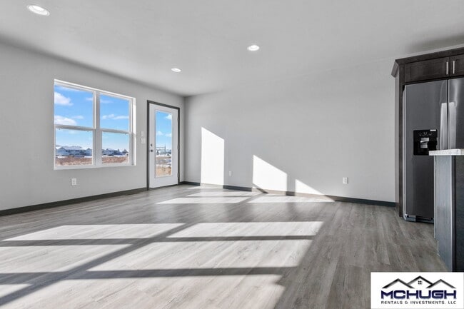 Building Photo - 3677 E Rubyred Dr