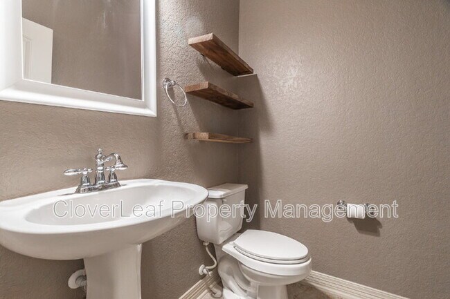 Building Photo - 1231 Via Belcanto