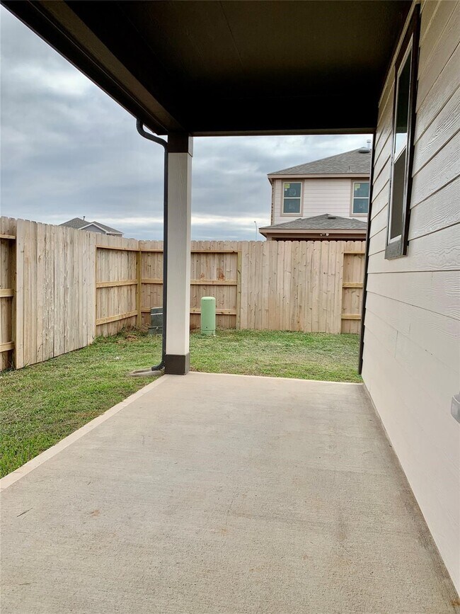 Building Photo - 2920 Grand Anse Dr