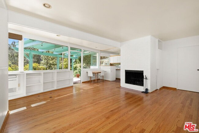 Building Photo - 217 Amalfi Dr