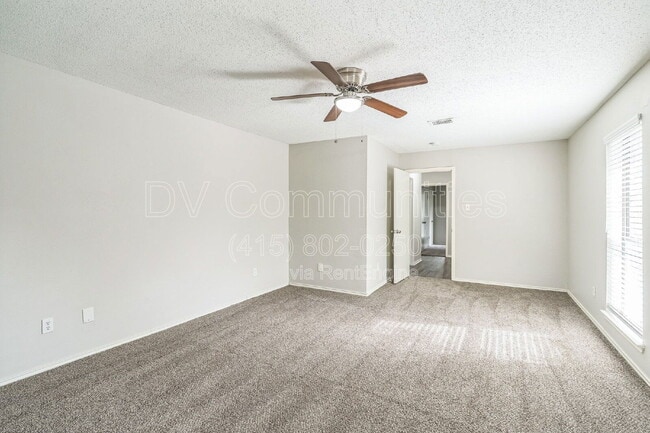 Building Photo - 2804 Red River St