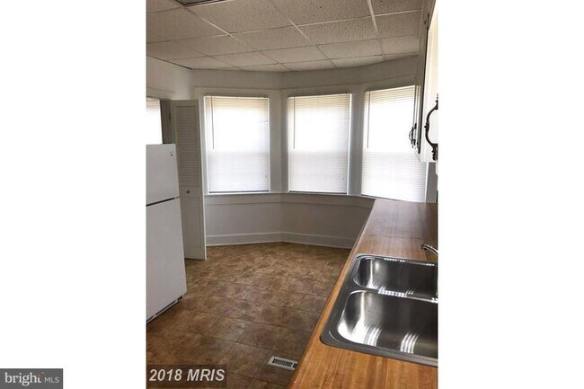 Building Photo - 1612 Caroline St