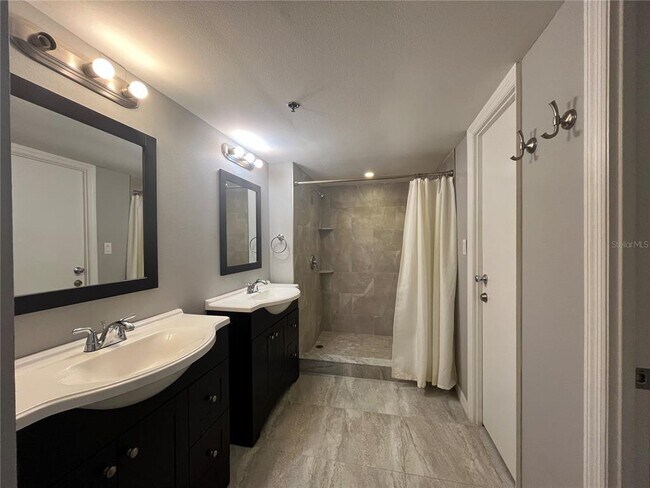 Building Photo - 204 Quayside Cir