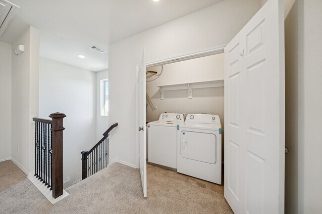 Building Photo - 8604 Hollyoaks Creek Ln