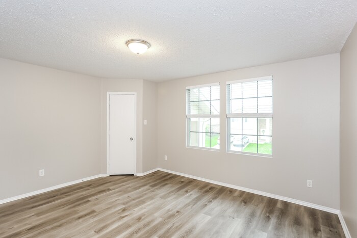 Building Photo - 520 Magdalen Ave