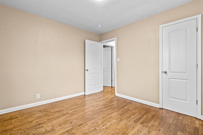 Building Photo - 1335 Cheyenne St