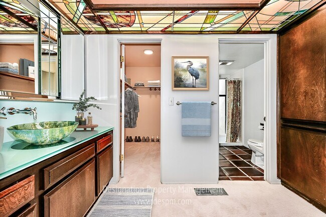 Building Photo - 3 BR 2 BA La Canada Flintridge 3 car garage