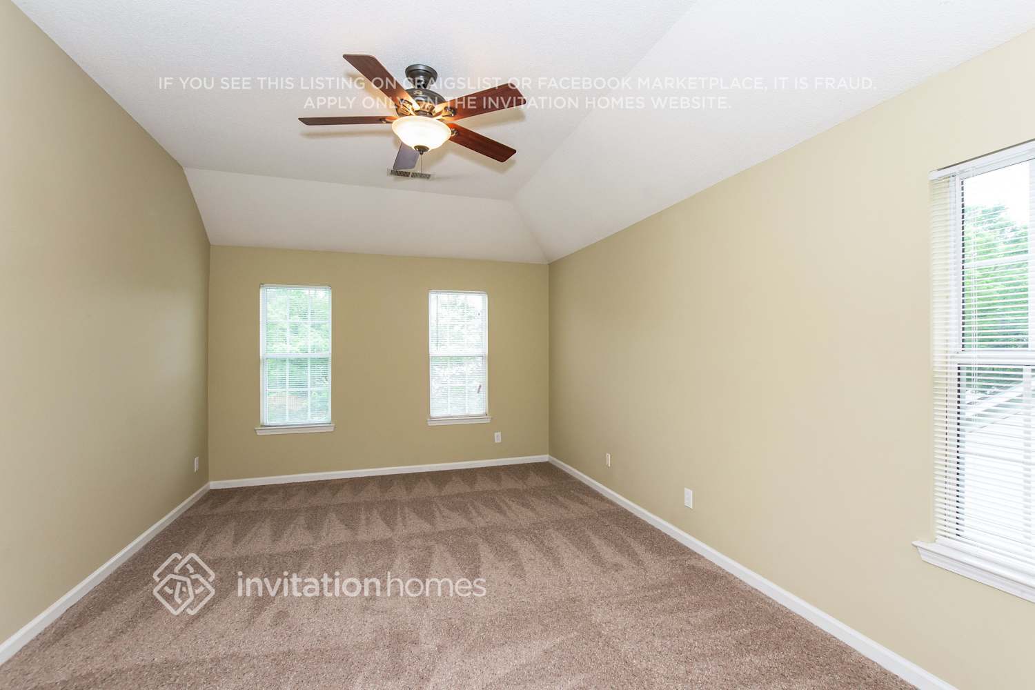 Building Photo - 1327 Yorkshire Pl NW