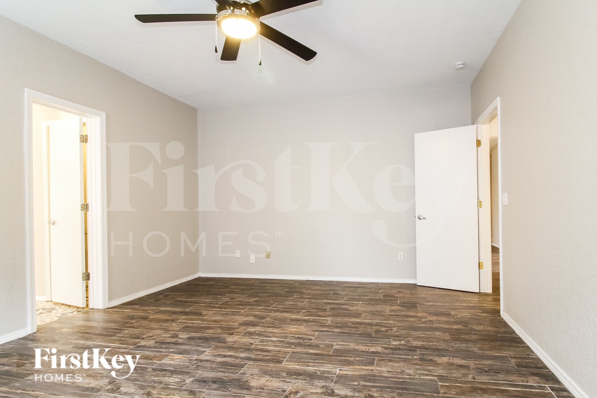 Building Photo - 1819 Chelsea Dr