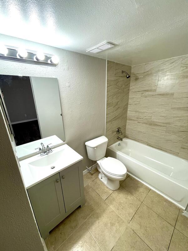 Building Photo - 6166 Westgate Dr