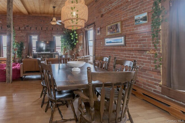 Building Photo - 31 Main St