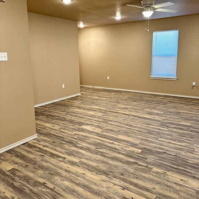 Building Photo - 1101 Preston Trails